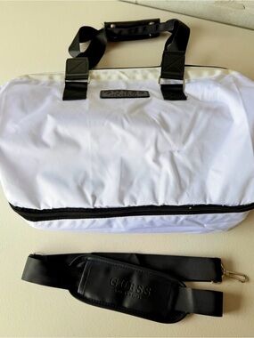 Guess White and Black Large Travel Weekend Duffel Bag